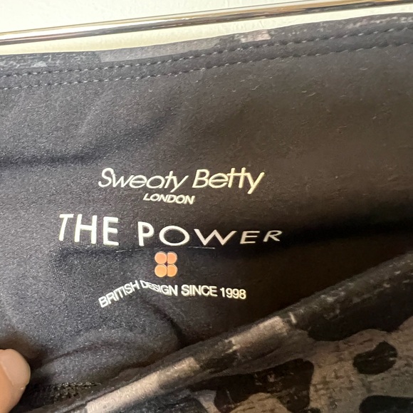 Sweaty Betty Power 7/8 Workout Leggings Black Camo Medium - Picture 3 of 5